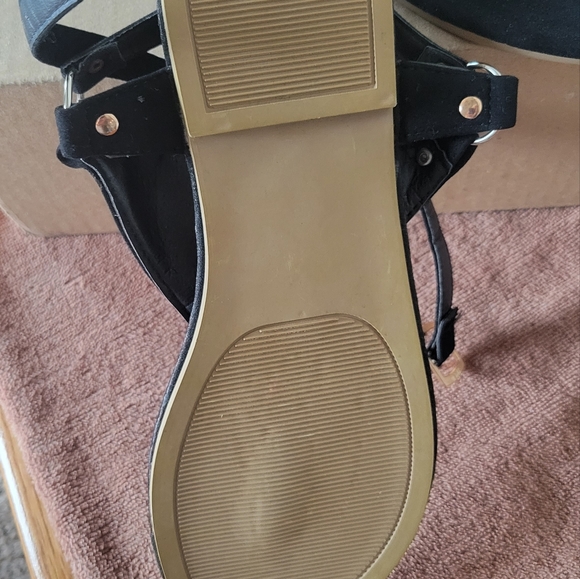 New lady's black soft leather sandle - Picture 3 of 6